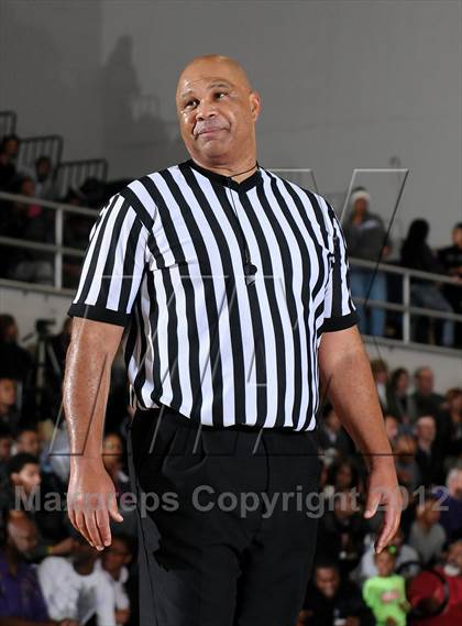 Thumbnail 3 in Chaminade vs. Sacramento (St. Hope Elite Hoops Classic) photogallery.
