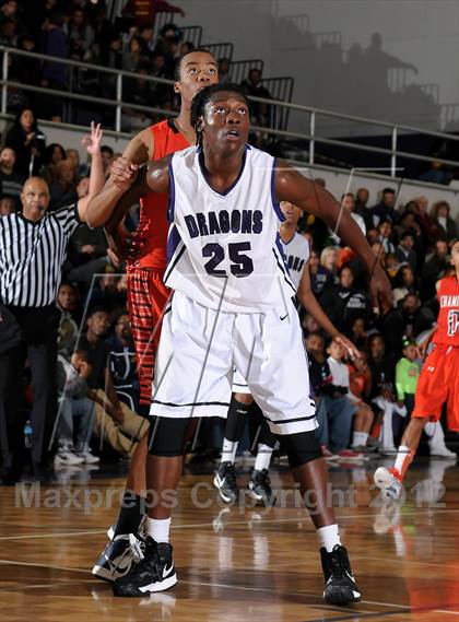 Thumbnail 1 in Chaminade vs. Sacramento (St. Hope Elite Hoops Classic) photogallery.