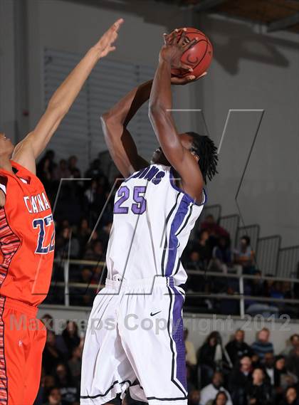Thumbnail 1 in Chaminade vs. Sacramento (St. Hope Elite Hoops Classic) photogallery.