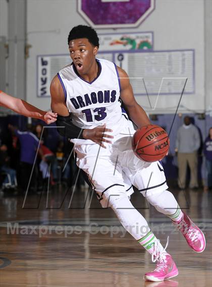 Thumbnail 3 in Chaminade vs. Sacramento (St. Hope Elite Hoops Classic) photogallery.
