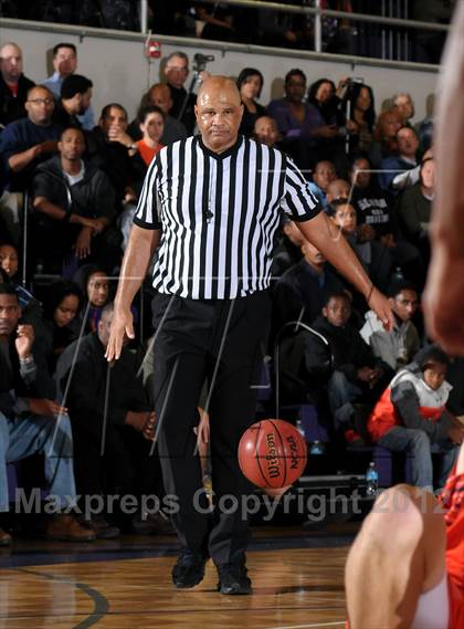 Thumbnail 1 in Chaminade vs. Sacramento (St. Hope Elite Hoops Classic) photogallery.