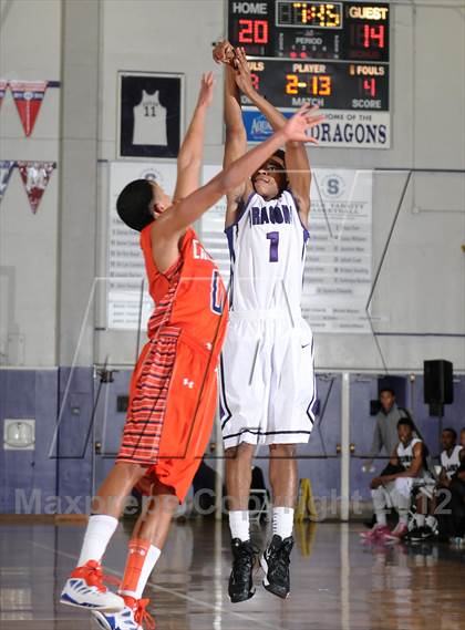Thumbnail 2 in Chaminade vs. Sacramento (St. Hope Elite Hoops Classic) photogallery.