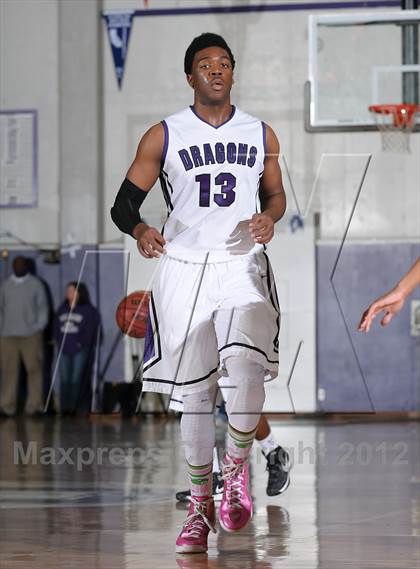 Thumbnail 1 in Chaminade vs. Sacramento (St. Hope Elite Hoops Classic) photogallery.