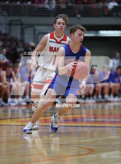 Thumbnail 2 in Richfield vs. Manti (UHSAA 3A Consolation Semifinal) photogallery.