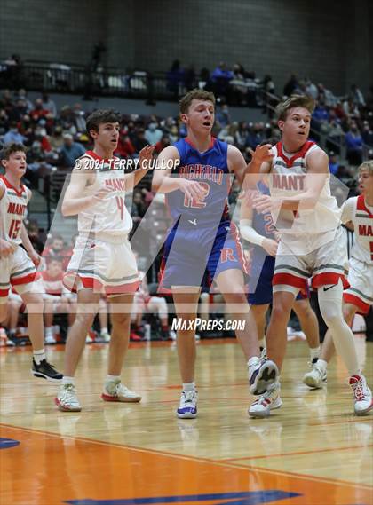 Thumbnail 1 in Richfield vs. Manti (UHSAA 3A Consolation Semifinal) photogallery.