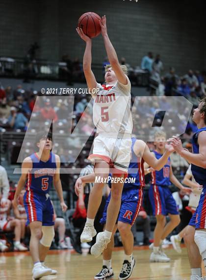 Thumbnail 3 in Richfield vs. Manti (UHSAA 3A Consolation Semifinal) photogallery.