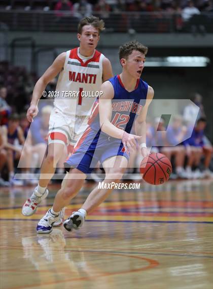 Thumbnail 3 in Richfield vs. Manti (UHSAA 3A Consolation Semifinal) photogallery.