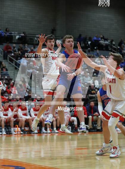 Thumbnail 3 in Richfield vs. Manti (UHSAA 3A Consolation Semifinal) photogallery.