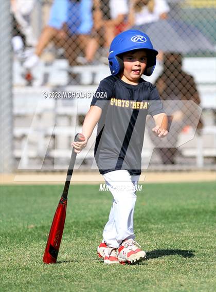 Thumbnail 3 in Bellflower vs. Norwalk photogallery.