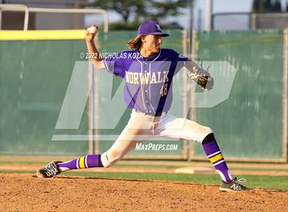 Thumbnail 3 in Bellflower vs. Norwalk photogallery.