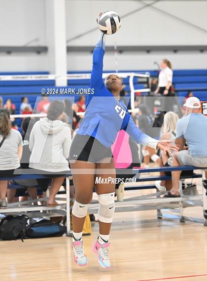 Thumbnail 1 in Village vs. Canyon View (Nike TOC Southwest) photogallery.