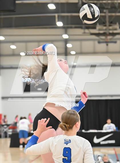 Thumbnail 3 in Village vs. Canyon View (Nike TOC Southwest) photogallery.