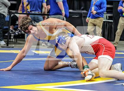 Thumbnail 3 in NYSPHSAA Division 2 State Championships (Semi-finals 138 to 285) photogallery.