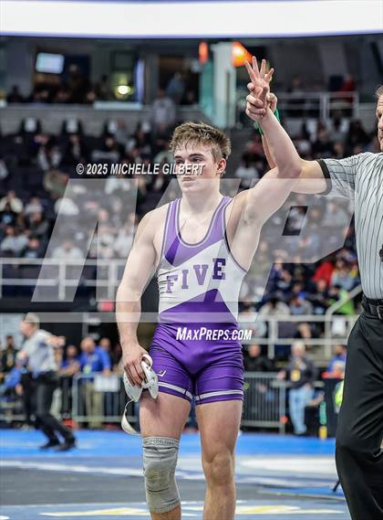 Thumbnail 2 in NYSPHSAA Division 2 State Championships (Semi-finals 138 to 285) photogallery.