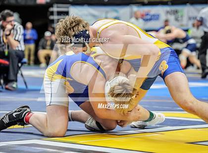 Thumbnail 3 in NYSPHSAA Division 2 State Championships (Semi-finals 138 to 285) photogallery.