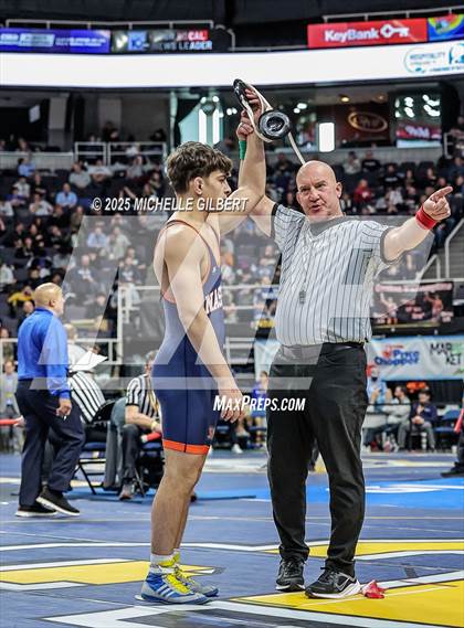 Thumbnail 2 in NYSPHSAA Division 2 State Championships (Semi-finals 138 to 285) photogallery.