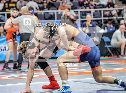 Thumbnail 2 in NYSPHSAA Division 2 State Championships (Semi-finals 138 to 285) photogallery.