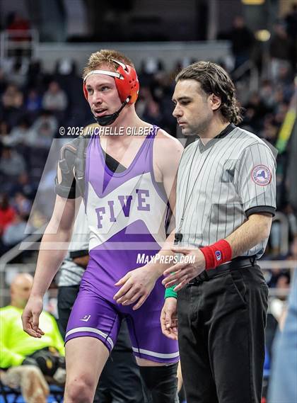 Thumbnail 2 in NYSPHSAA Division 2 State Championships (Semi-finals 138 to 285) photogallery.