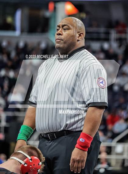 Thumbnail 2 in NYSPHSAA Division 2 State Championships (Semi-finals 138 to 285) photogallery.
