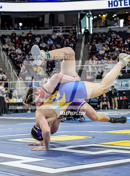 Thumbnail 2 in NYSPHSAA Division 2 State Championships (Semi-finals 138 to 285) photogallery.