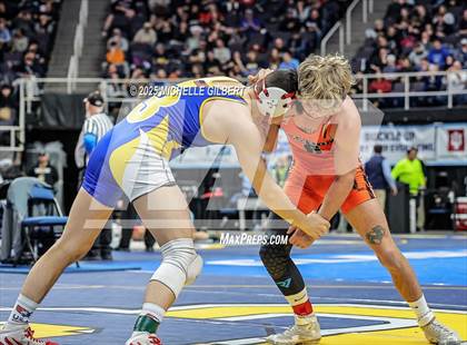Thumbnail 3 in NYSPHSAA Division 2 State Championships (Semi-finals 138 to 285) photogallery.