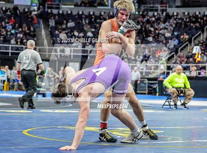 Thumbnail 1 in NYSPHSAA Division 2 State Championships (Semi-finals 138 to 285) photogallery.