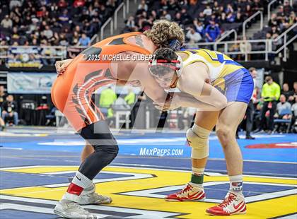 Thumbnail 3 in NYSPHSAA Division 2 State Championships (Semi-finals 138 to 285) photogallery.