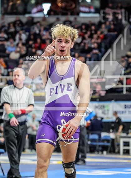 Thumbnail 3 in NYSPHSAA Division 2 State Championships (Semi-finals 138 to 285) photogallery.