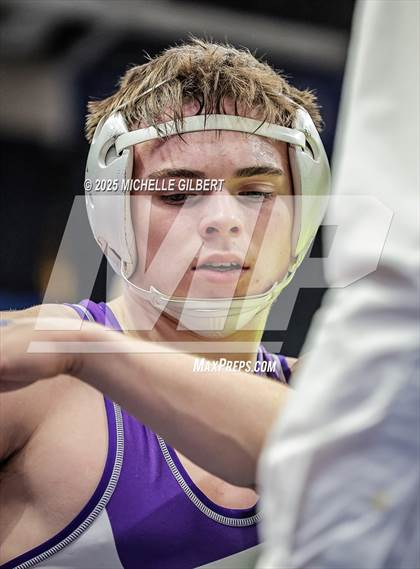Thumbnail 1 in NYSPHSAA Division 2 State Championships (Semi-finals 138 to 285) photogallery.