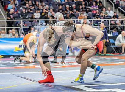 Thumbnail 2 in NYSPHSAA Division 2 State Championships (Semi-finals 138 to 285) photogallery.
