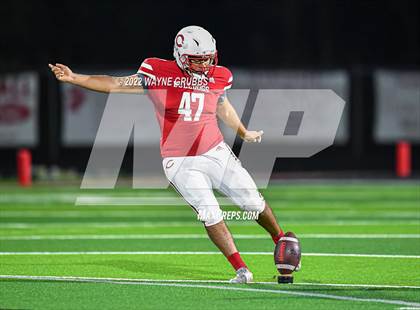Thumbnail 3 in Pleasant Grove vs. Carthage (UIL 4A DII Region 2 Finals) photogallery.