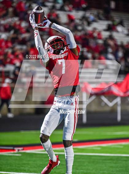 Thumbnail 1 in Pleasant Grove vs. Carthage (UIL 4A DII Region 2 Finals) photogallery.