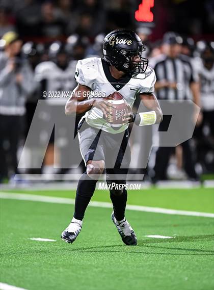 Thumbnail 1 in Pleasant Grove vs. Carthage (UIL 4A DII Region 2 Finals) photogallery.