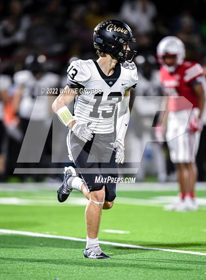 Thumbnail 3 in Pleasant Grove vs. Carthage (UIL 4A DII Region 2 Finals) photogallery.