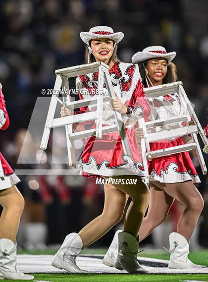 Thumbnail 3 in Pleasant Grove vs. Carthage (UIL 4A DII Region 2 Finals) photogallery.