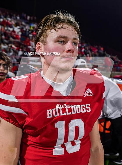 Thumbnail 3 in Pleasant Grove vs. Carthage (UIL 4A DII Region 2 Finals) photogallery.