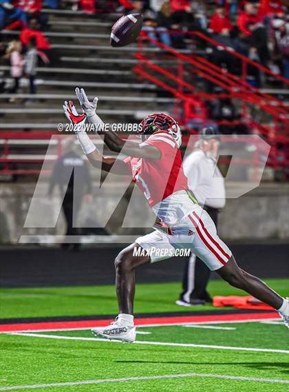 Thumbnail 2 in Pleasant Grove vs. Carthage (UIL 4A DII Region 2 Finals) photogallery.
