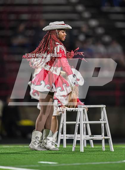 Thumbnail 1 in Pleasant Grove vs. Carthage (UIL 4A DII Region 2 Finals) photogallery.
