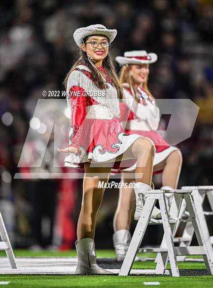 Thumbnail 2 in Pleasant Grove vs. Carthage (UIL 4A DII Region 2 Finals) photogallery.