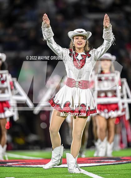 Thumbnail 1 in Pleasant Grove vs. Carthage (UIL 4A DII Region 2 Finals) photogallery.