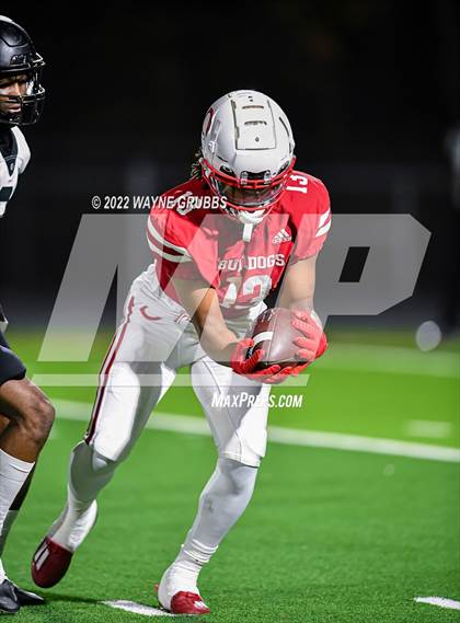 Thumbnail 2 in Pleasant Grove vs. Carthage (UIL 4A DII Region 2 Finals) photogallery.