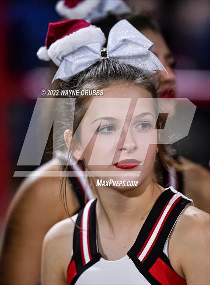 Thumbnail 2 in Pleasant Grove vs. Carthage (UIL 4A DII Region 2 Finals) photogallery.