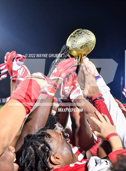 Thumbnail 3 in Pleasant Grove vs. Carthage (UIL 4A DII Region 2 Finals) photogallery.