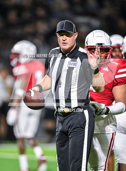 Thumbnail 3 in Pleasant Grove vs. Carthage (UIL 4A DII Region 2 Finals) photogallery.