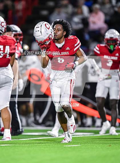 Thumbnail 3 in Pleasant Grove vs. Carthage (UIL 4A DII Region 2 Finals) photogallery.
