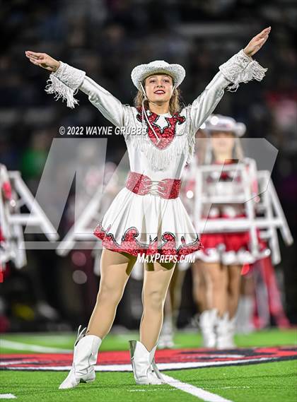 Thumbnail 2 in Pleasant Grove vs. Carthage (UIL 4A DII Region 2 Finals) photogallery.