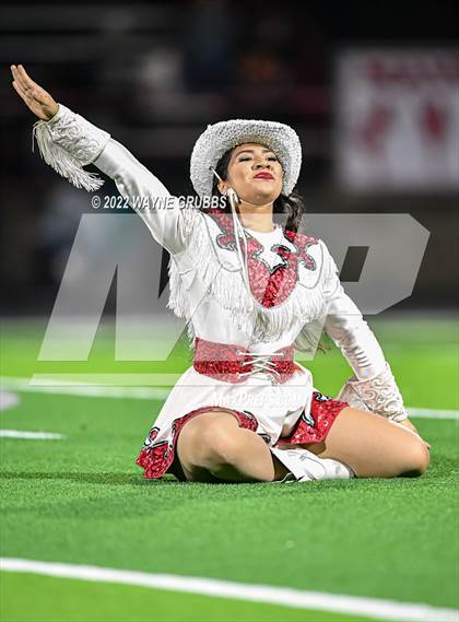 Thumbnail 3 in Pleasant Grove vs. Carthage (UIL 4A DII Region 2 Finals) photogallery.