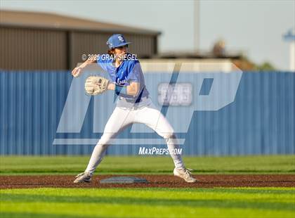 Thumbnail 3 in Norman North @ Deer Creek photogallery.