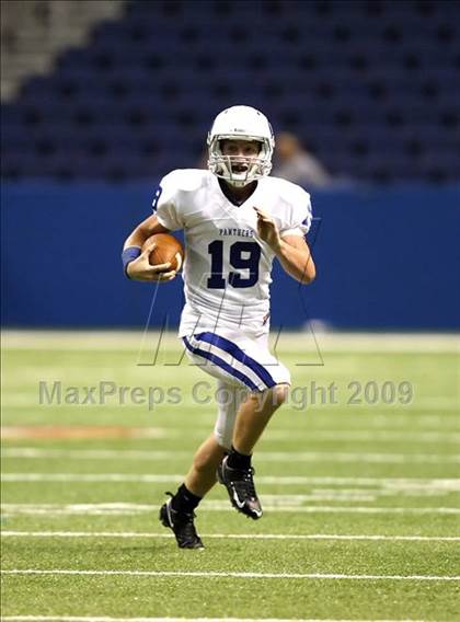 Thumbnail 3 in Midlothian vs. Boerne (Texas Football Classic) photogallery.