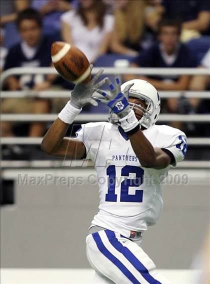 Thumbnail 3 in Midlothian vs. Boerne (Texas Football Classic) photogallery.